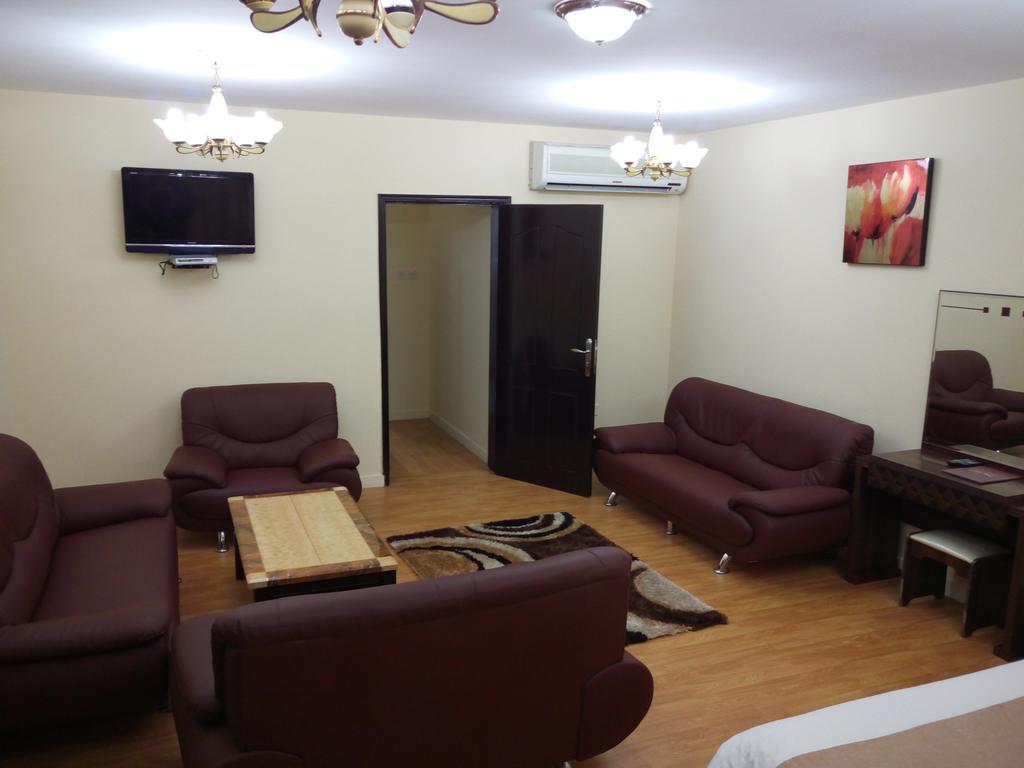 Tiger Home Hotel Apartments Maszkat Kültér fotó