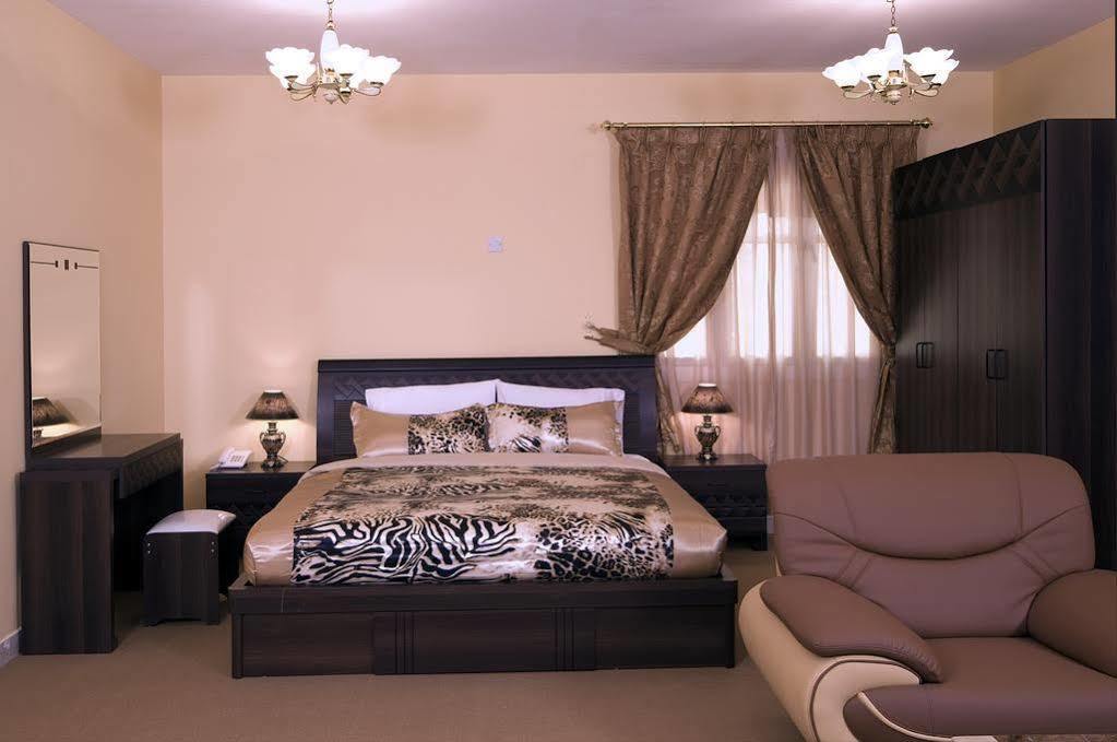 Tiger Home Hotel Apartments Maszkat Kültér fotó