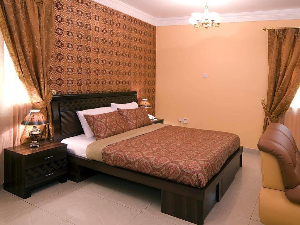 Tiger Home Hotel Apartments Maszkat Kültér fotó