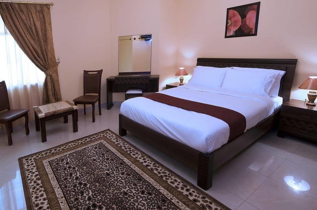 Tiger Home Hotel Apartments Maszkat Kültér fotó