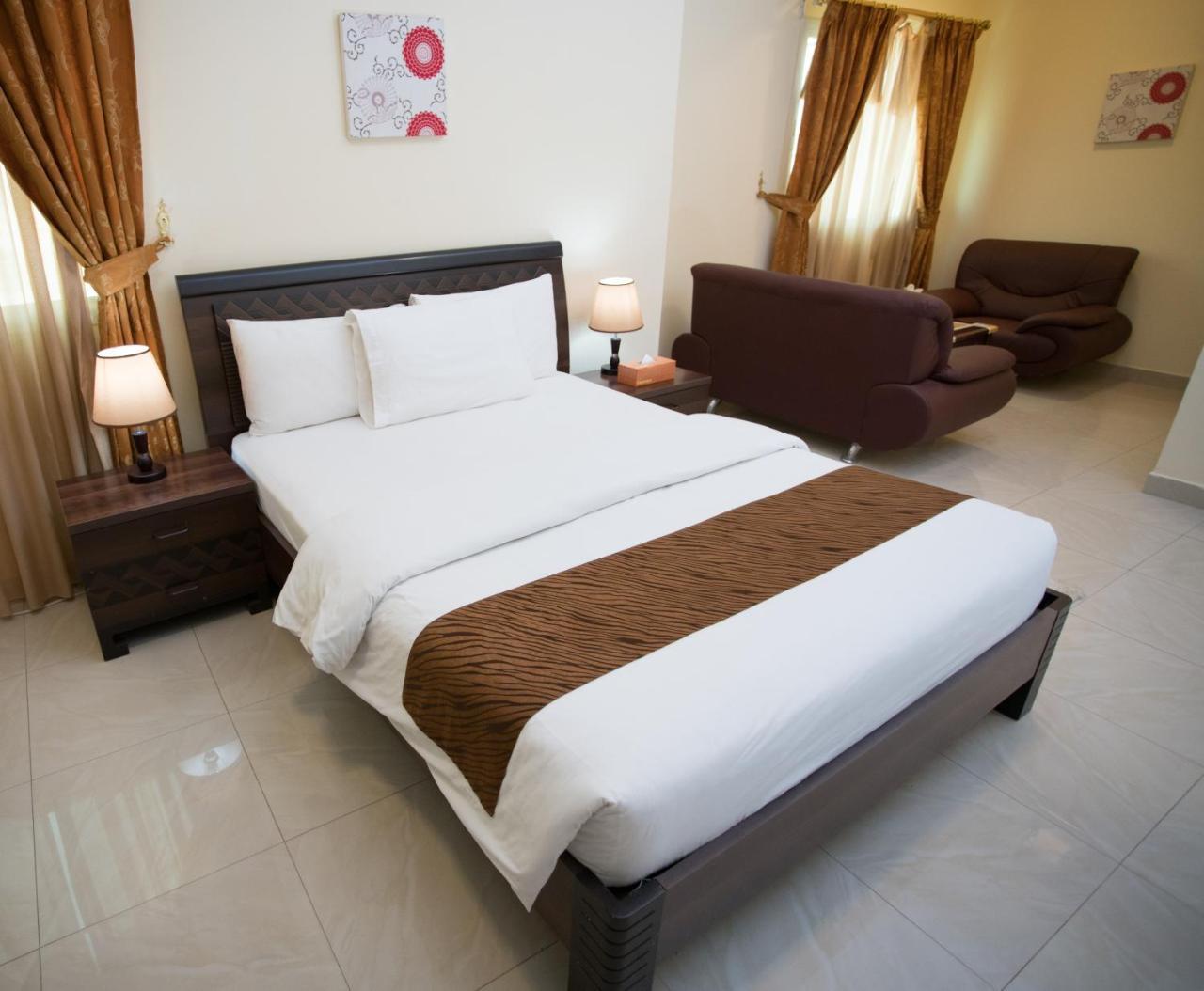 Tiger Home Hotel Apartments Maszkat Kültér fotó
