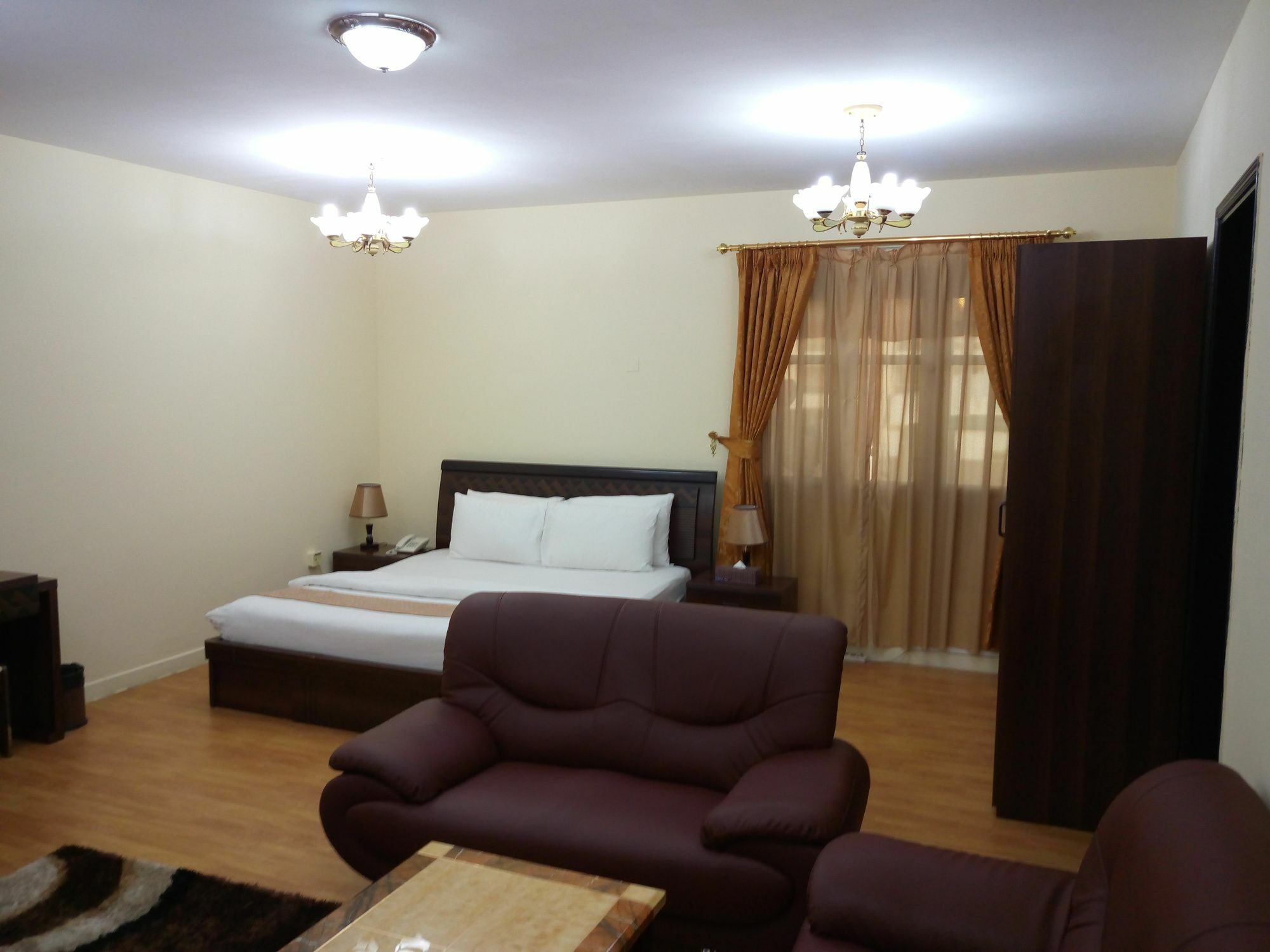 Tiger Home Hotel Apartments Maszkat Kültér fotó