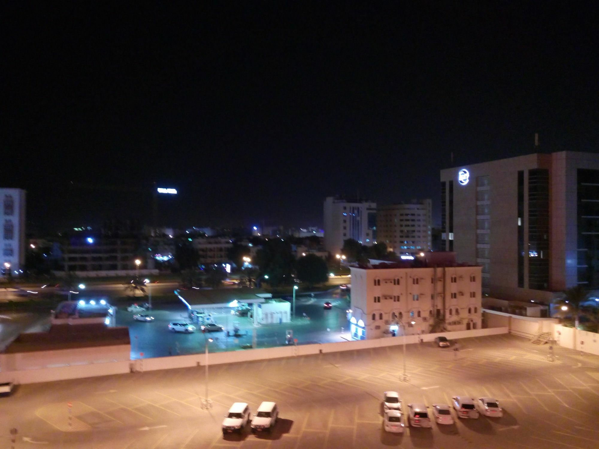 Tiger Home Hotel Apartments Maszkat Kültér fotó