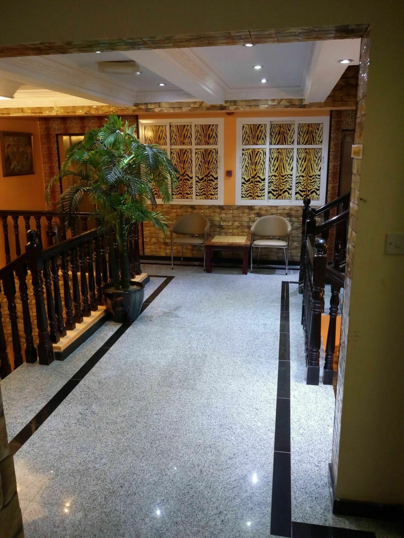 Tiger Home Hotel Apartments Maszkat Kültér fotó